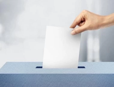 Άνετη επικράτηση της ΝΔ με ισχυρή αυτοδυναμία «βλέπουν» οι στοιχηματικές